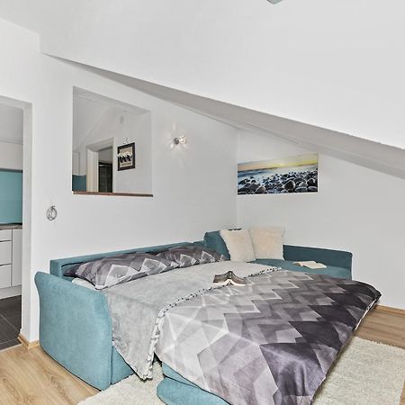 Apartment Nikola Трогир Екстериор снимка