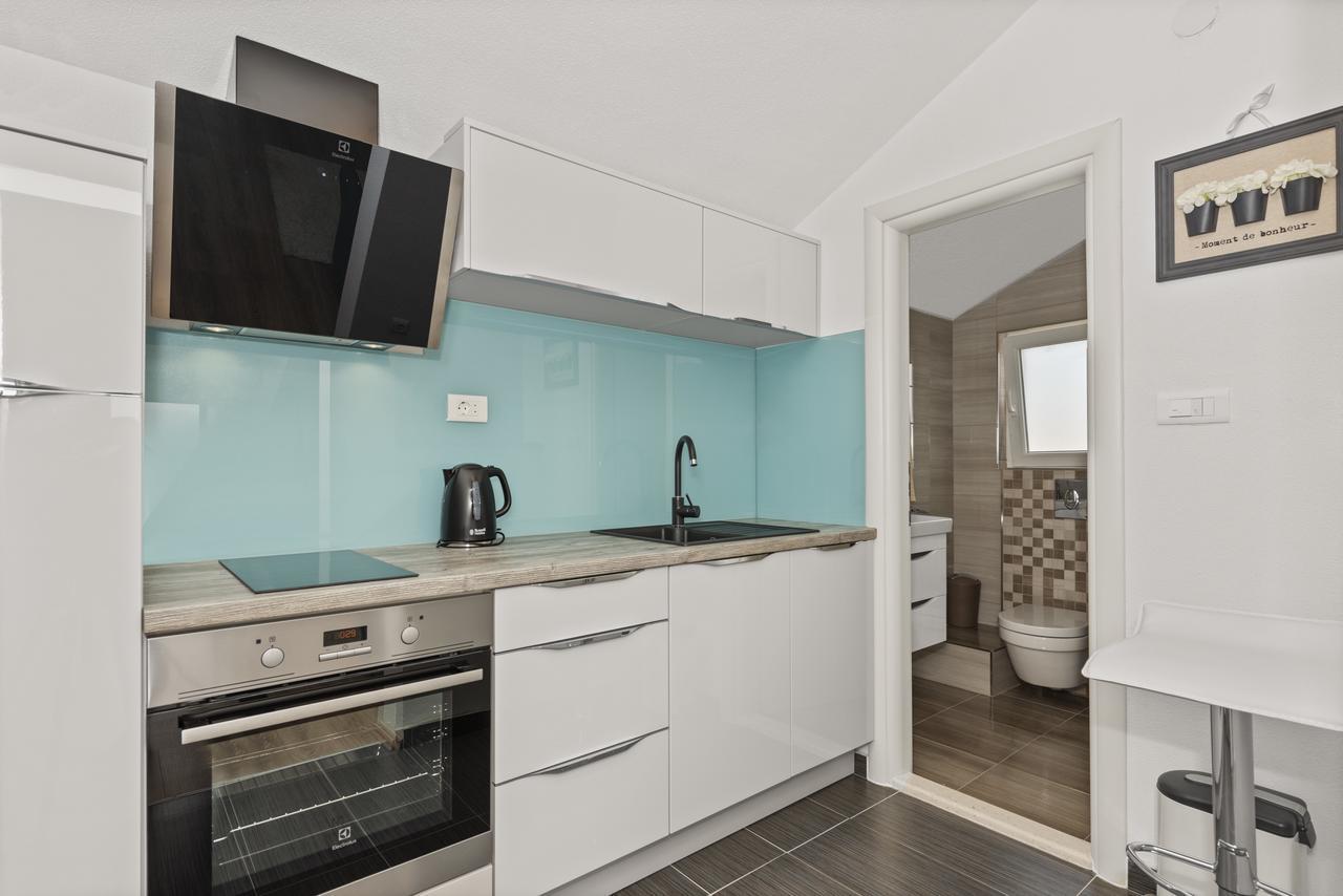 Apartment Nikola Трогир Екстериор снимка