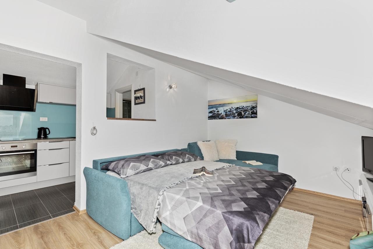 Apartment Nikola Трогир Екстериор снимка