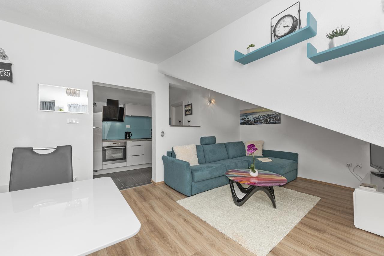 Apartment Nikola Трогир Екстериор снимка