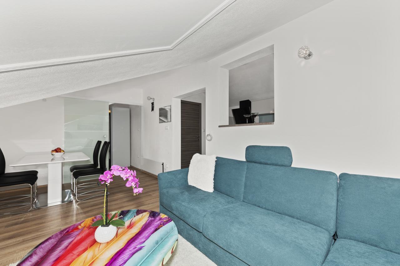 Apartment Nikola Трогир Екстериор снимка