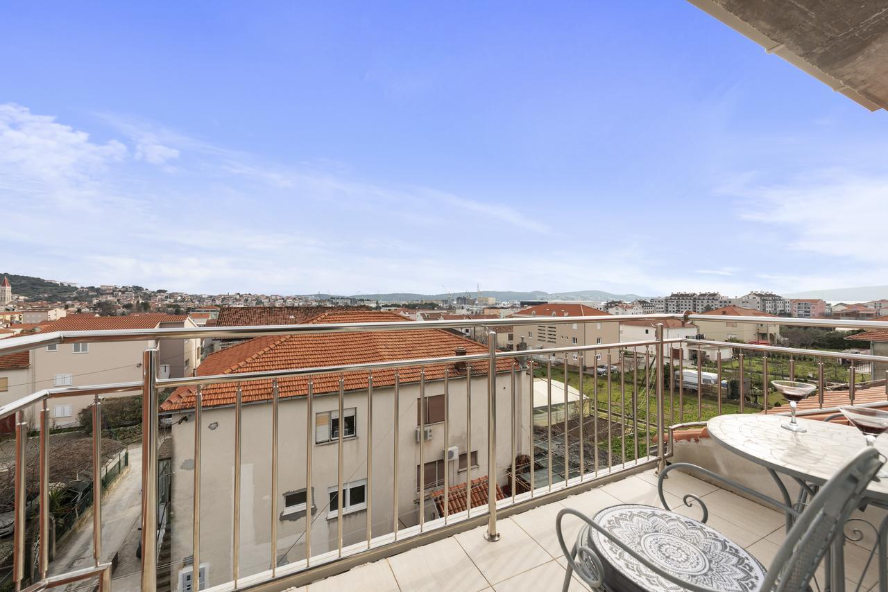 Apartment Nikola Трогир Екстериор снимка