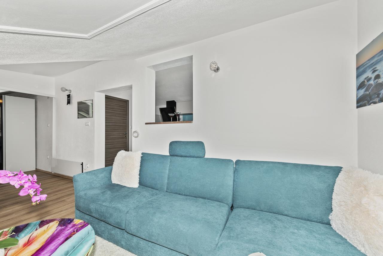 Apartment Nikola Трогир Екстериор снимка
