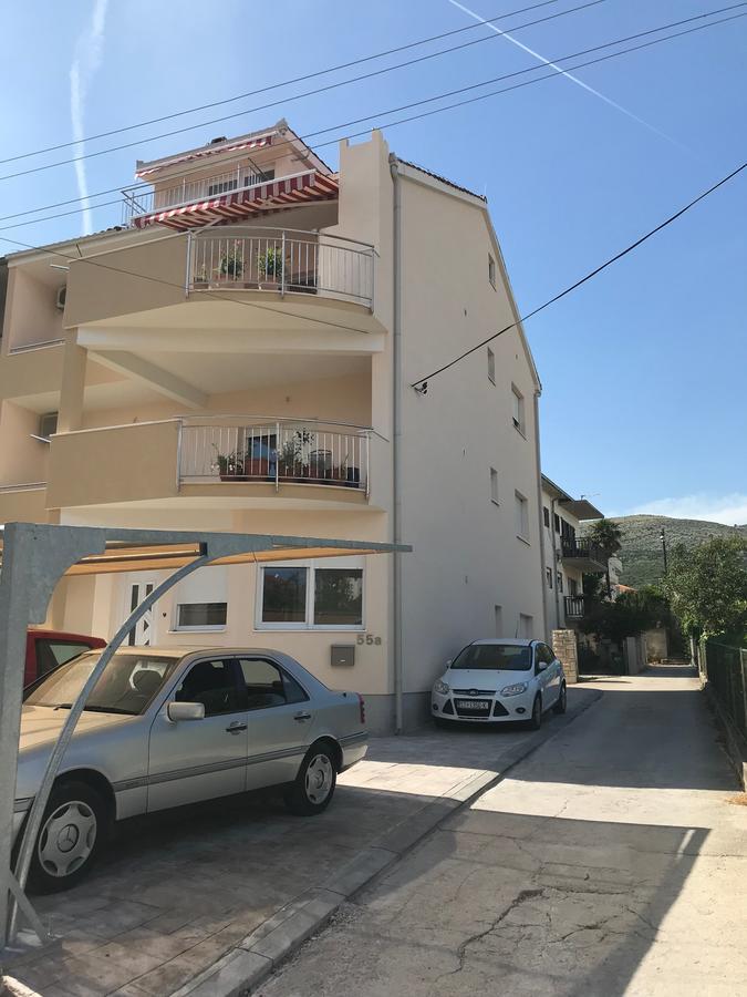 Apartment Nikola Трогир Екстериор снимка